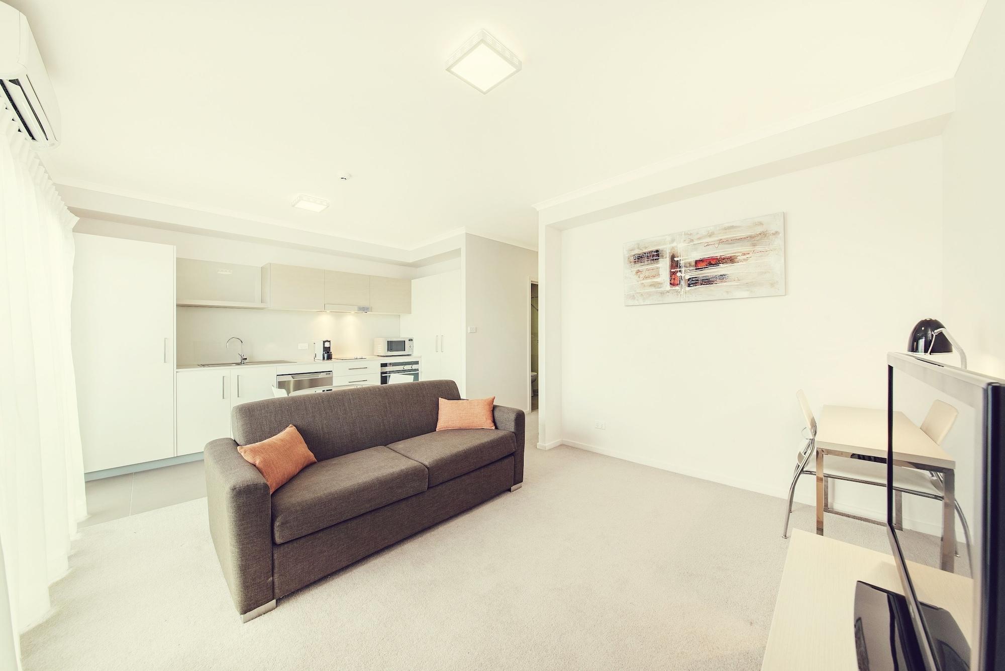 Апарт готель Abode Tuggeranong Канберра Екстер'єр фото