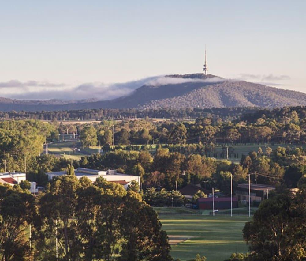 Апарт готель Abode Tuggeranong Канберра Екстер'єр фото