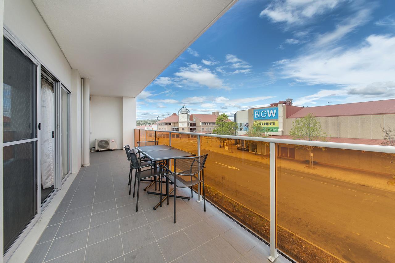 Апарт готель Abode Tuggeranong Канберра Екстер'єр фото