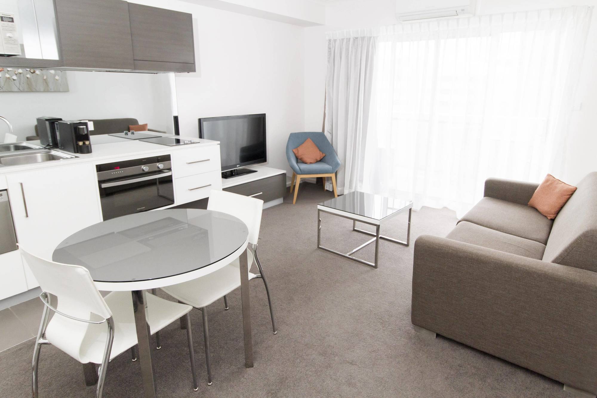 Апарт готель Abode Tuggeranong Канберра Екстер'єр фото